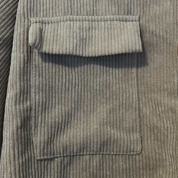 Beige corduroy shirt with brown buttons - Picture 3 of 6